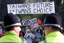 TSAUK Protest against Jiang Zemin at Cambridge: Taiwan`s future, Taiwan`s choice!